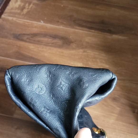 Louis Vuitton Artsy - Picture 7 of 10